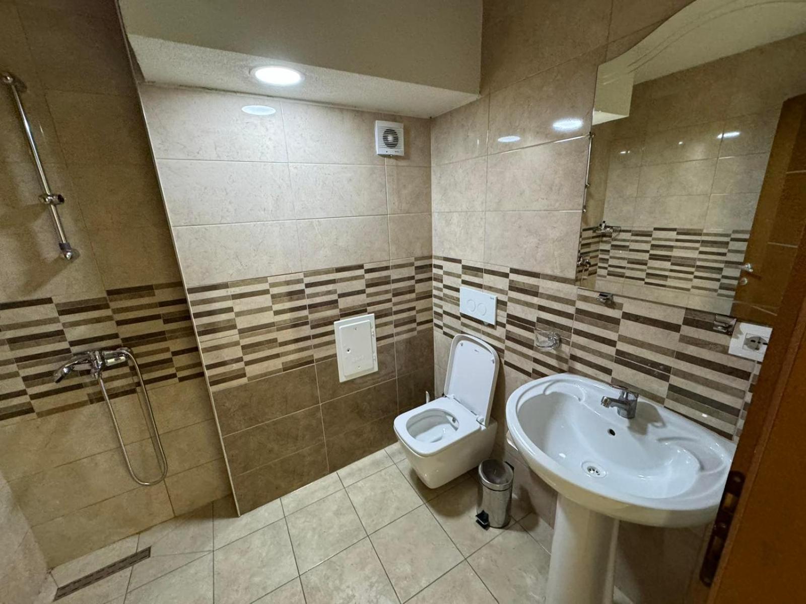 Hotel Pashtriku Gjakova Экстерьер фото